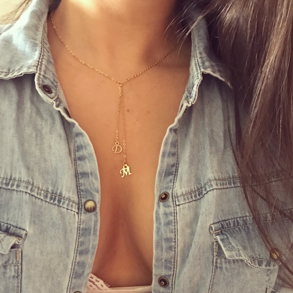 שרשרת עניבה אותיות