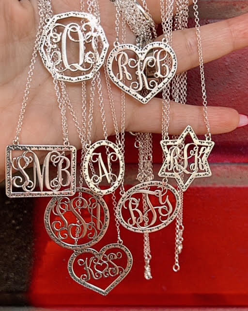 שרשרת אותיות מונוגרמה