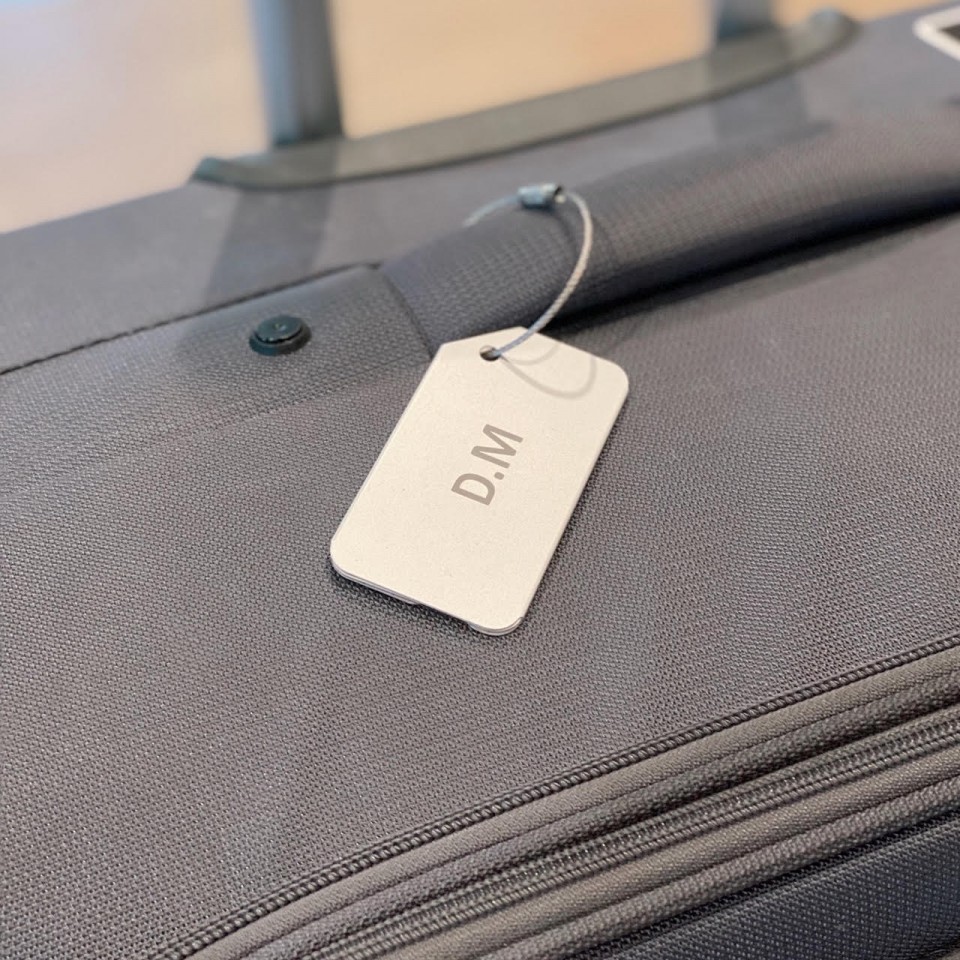 תג אישי למזוודה