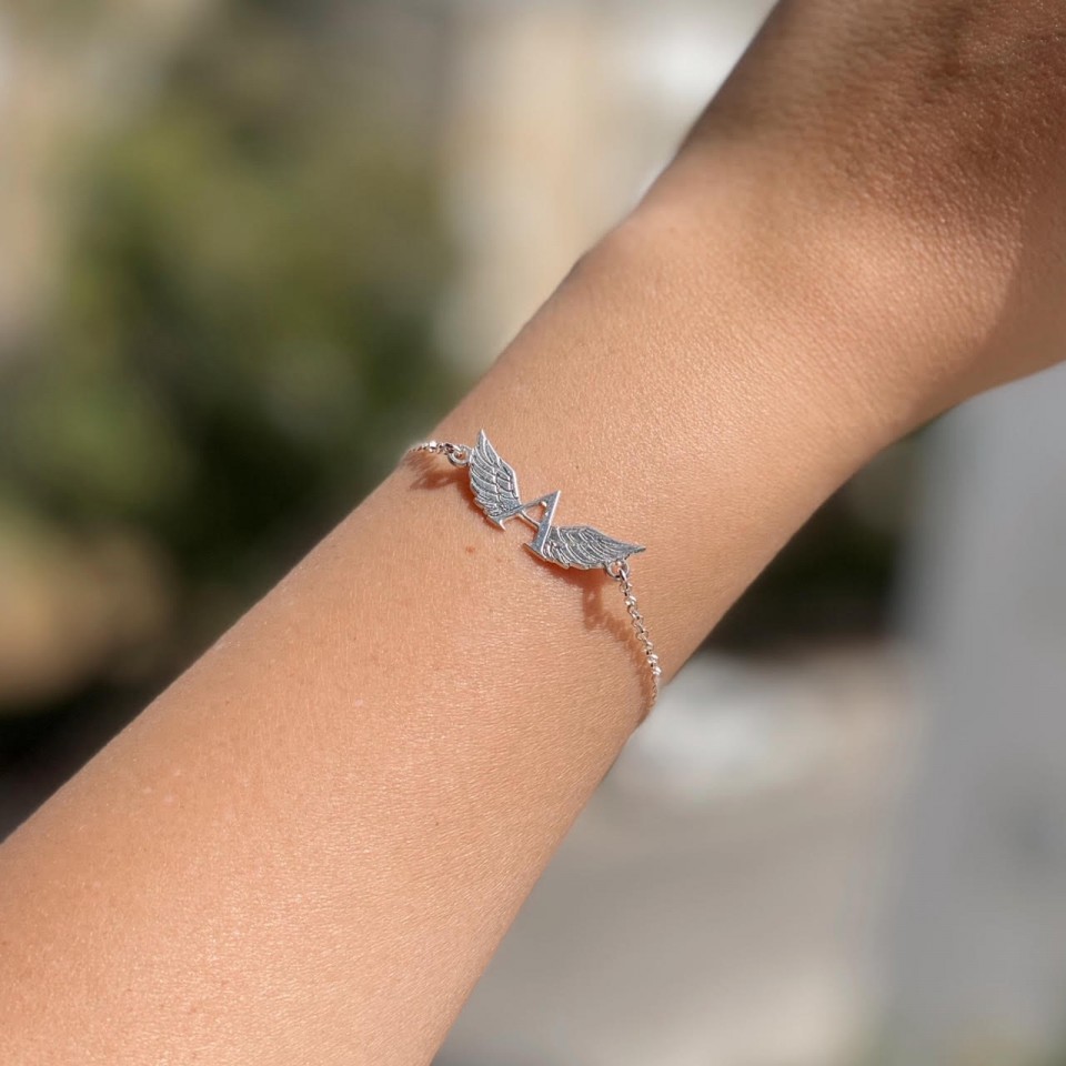  צמיד אות וכנפיים