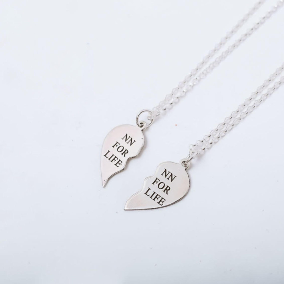 זוג שרשראות משלימות לב חצוי