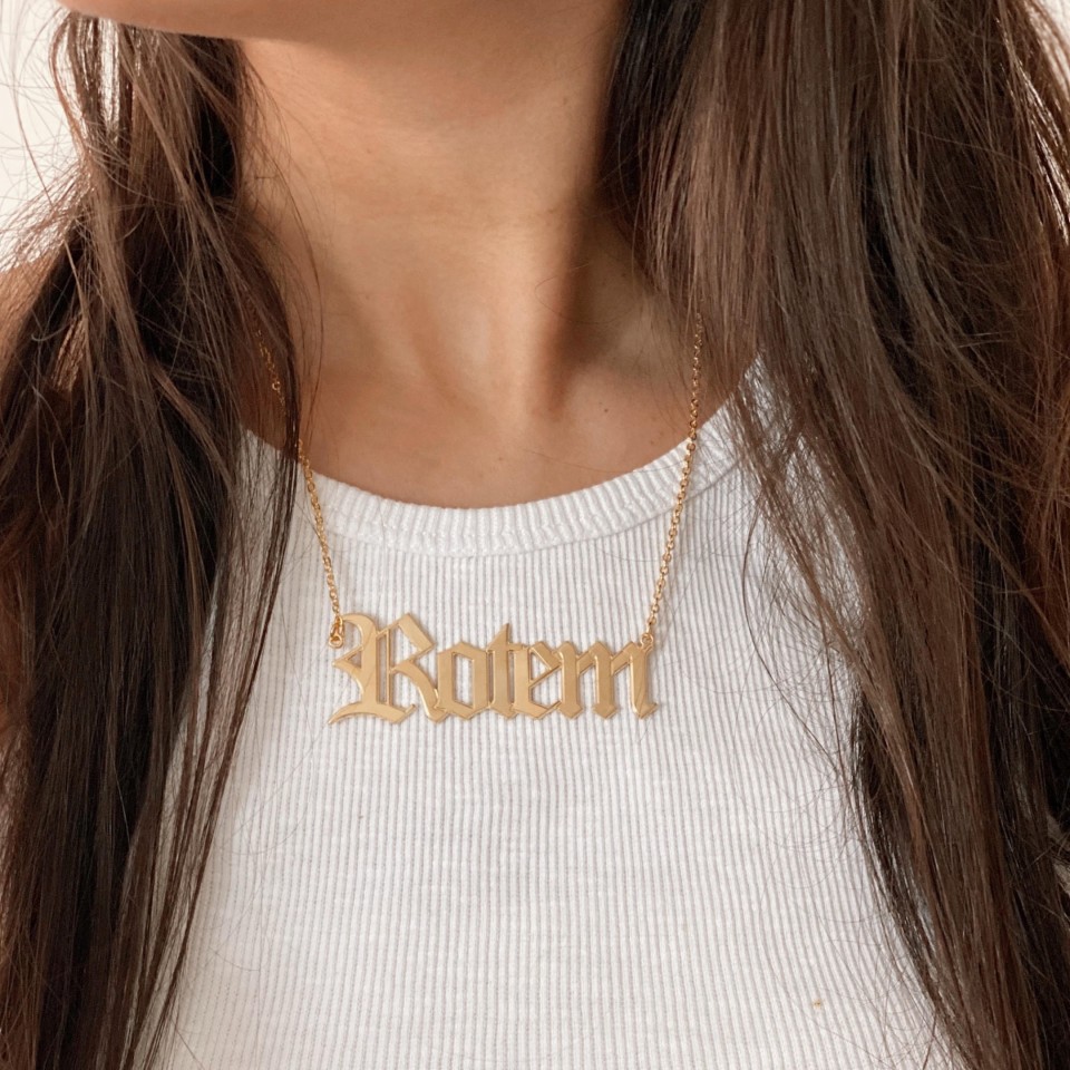 שרשרת שם גותי ענק