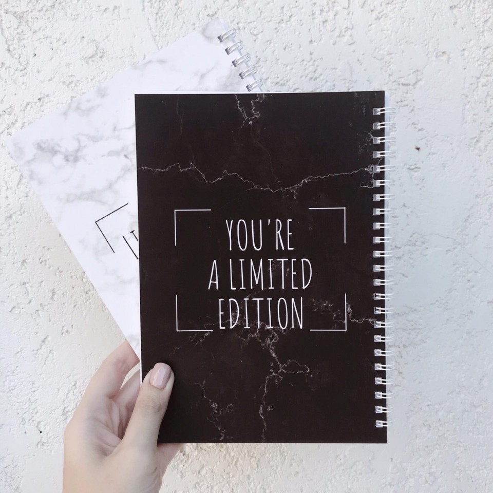 מחברת שיש מעוצבת